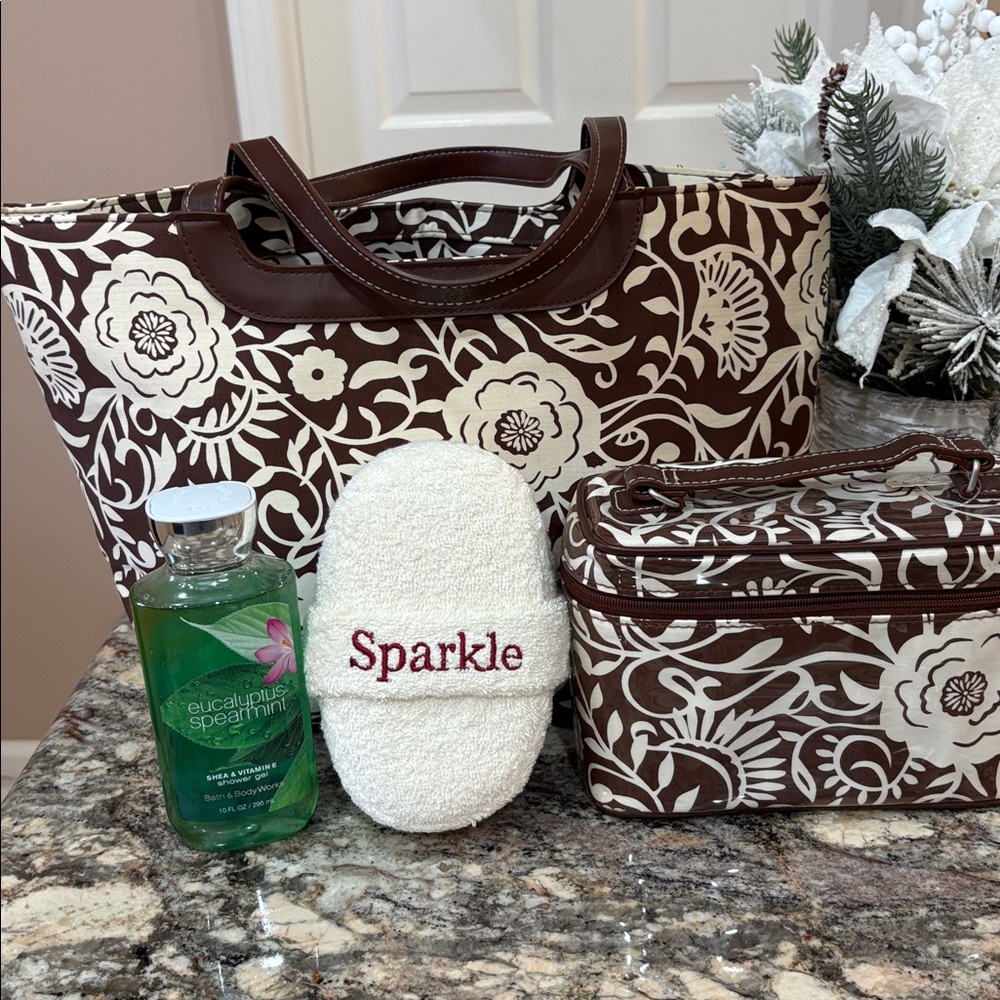 NWT Bath&Body 4 PC Set - Picture 9 of 9